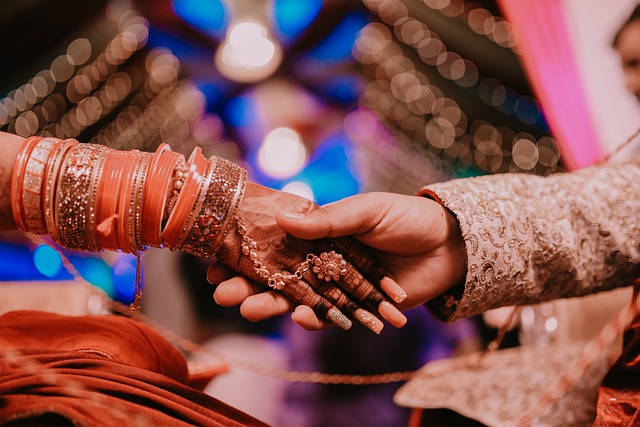 indian couple wedding pic